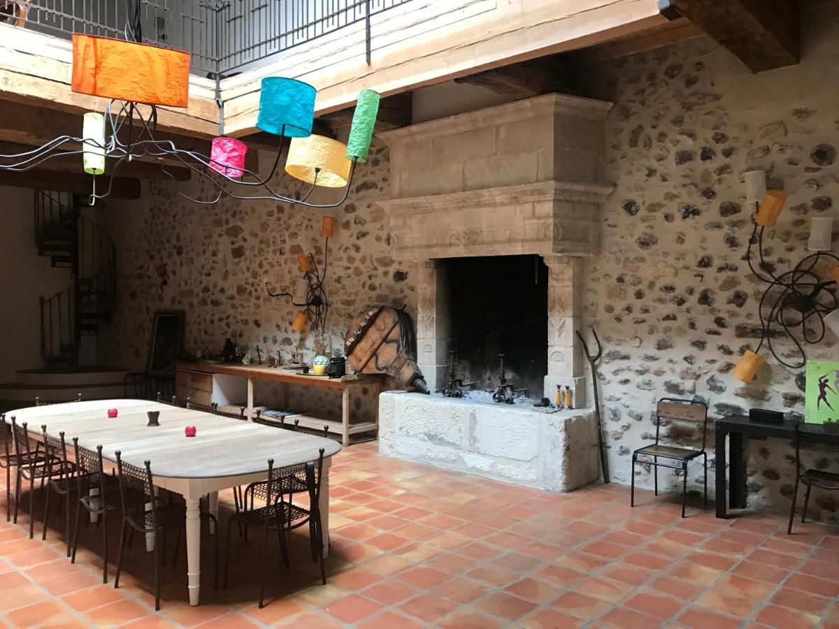 Domaine Les Castans Bed & Breakfast Saint-Thibery Bagian luar foto